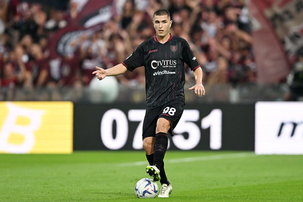 Bari e Salernitana si annullano: pareggio senza emozioni al San Nicola