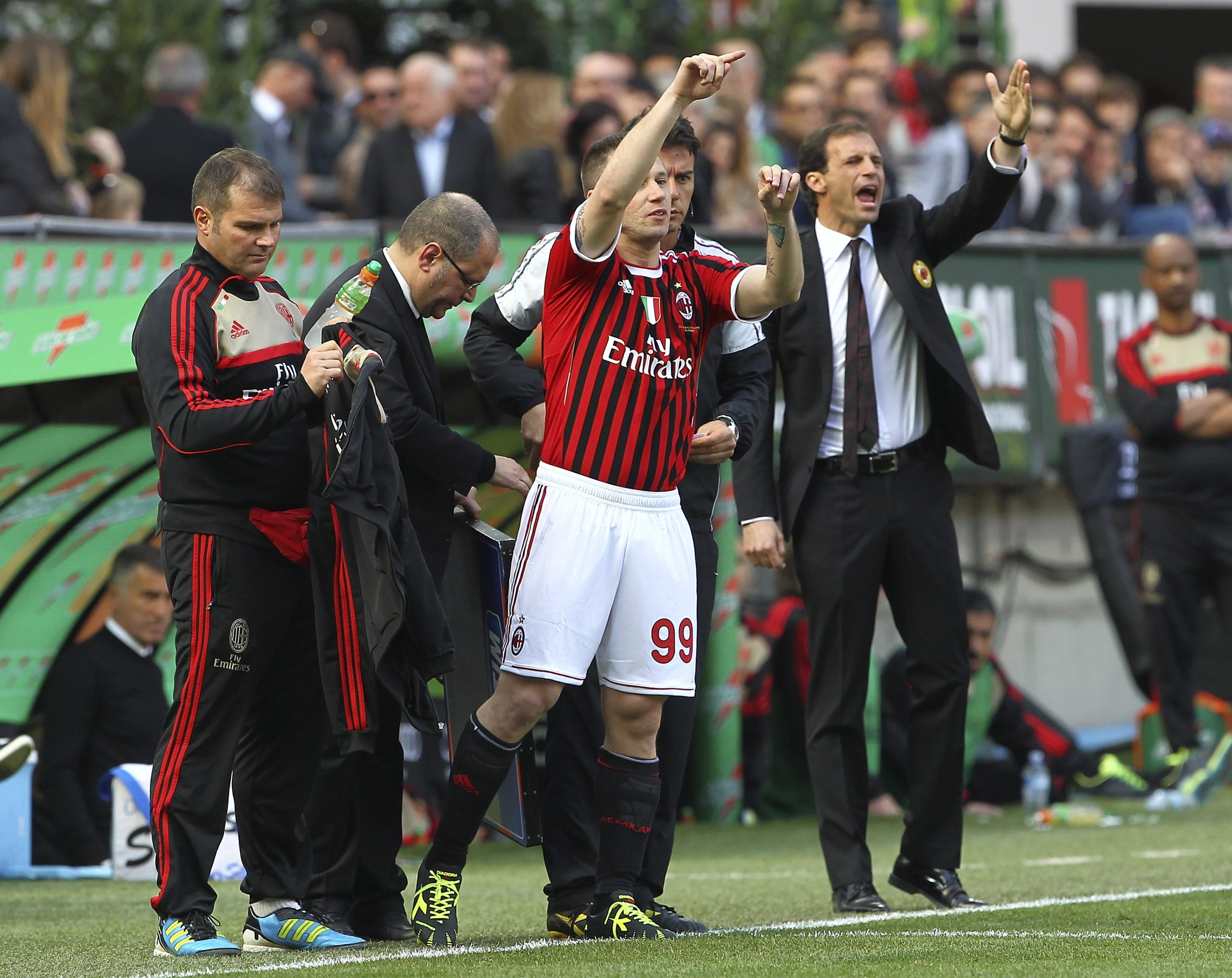 Cassano contro Allegri: “Ha vinto lo scudetto del 2011 grazie a me”. E Leao risponde