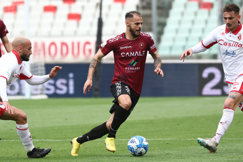 Bari, rivoluzione in difesa: Mantovani, Calvani e Papetti nel mirino