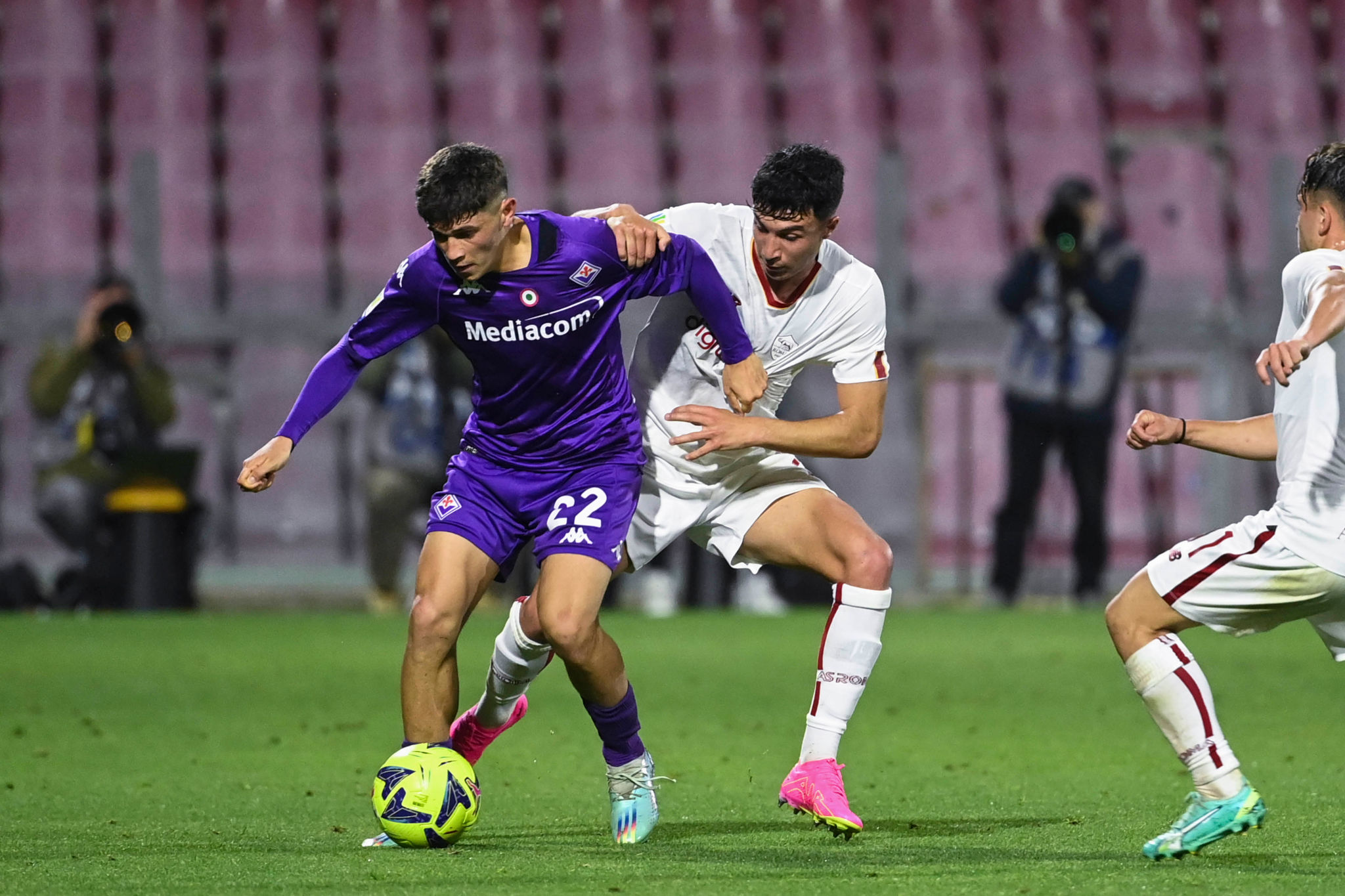 L’ex Bari Favasuli riparte dalla B: ceduto dalla Fiorentina al Catanzaro