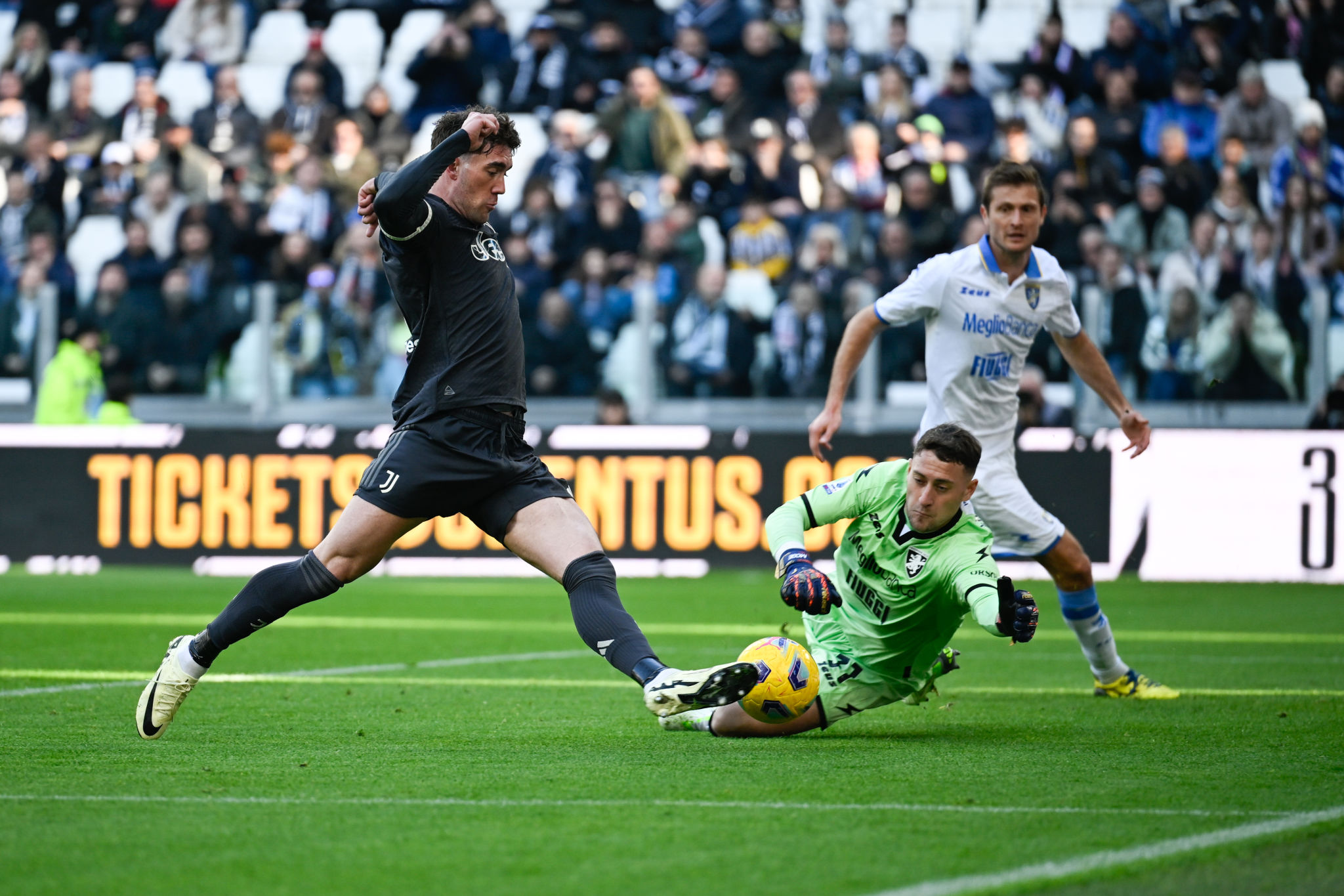 La porta del Bari a Cerofolini: un decennio di sfide e speranze tra i pali biancorossi