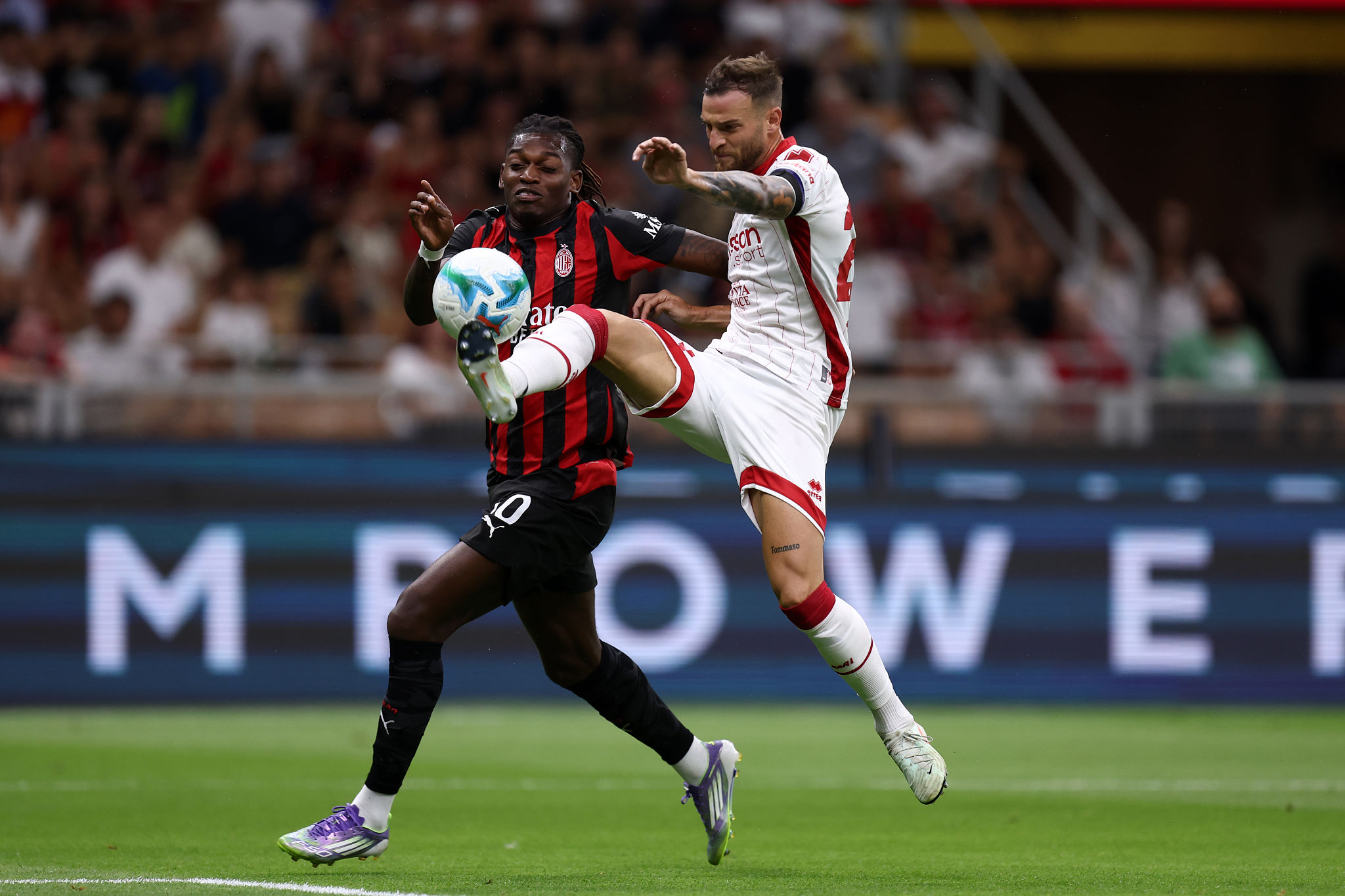 [Social] Bari: Nikolaou rientra, Meroni in dubbio e le strategie difensive biancorosse