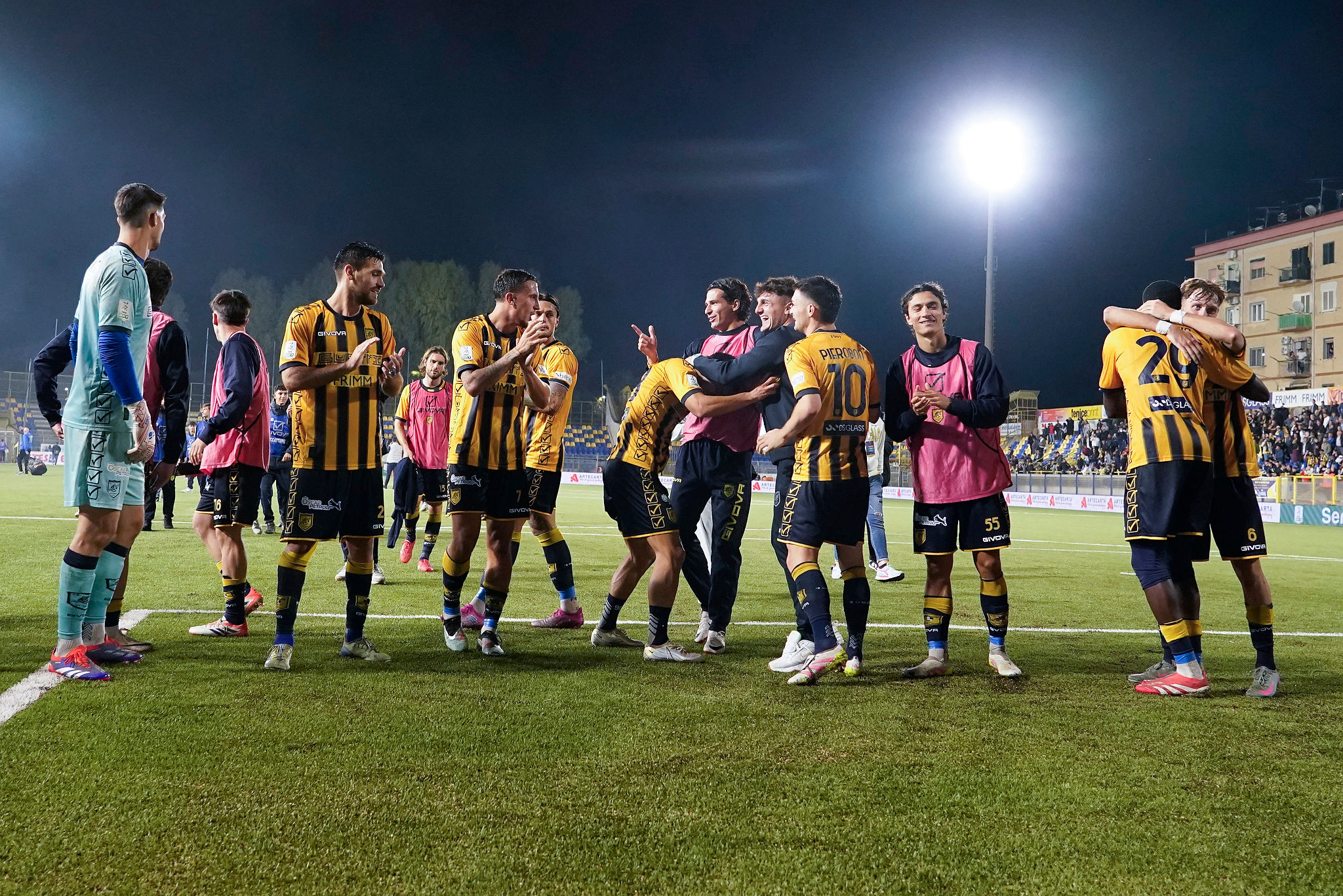 Bari in serie B: attesa per la gara rinviata e la classifica