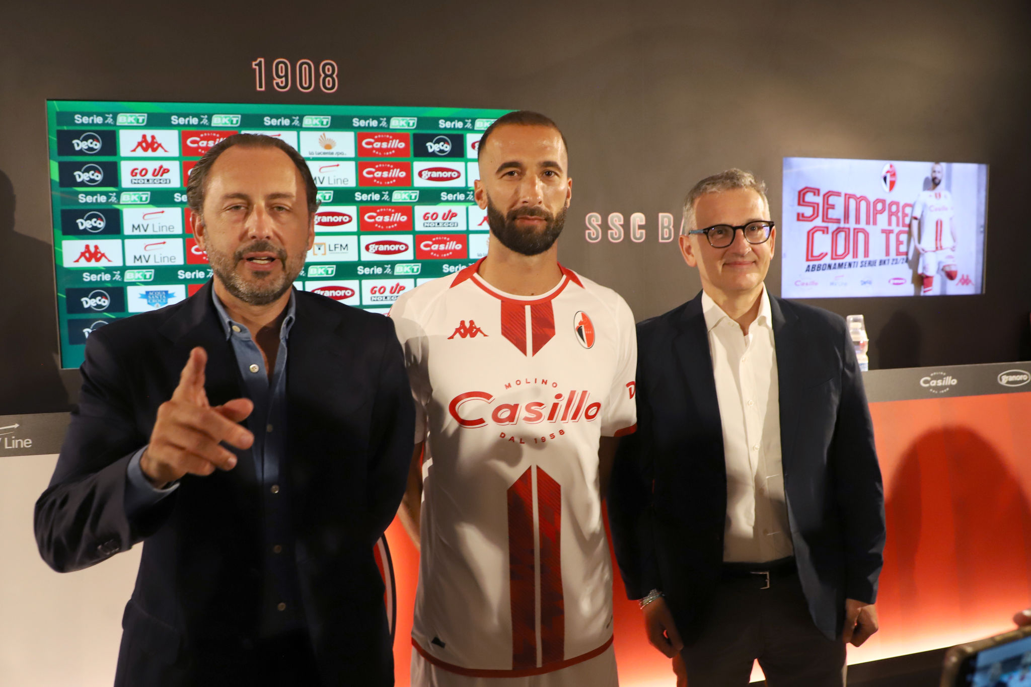 Futuro del Bari, il sindaco Leccese scende in campo: incontro con De Laurentiis per fare chiarezza