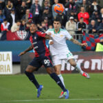 Tensione in campo per Folorunsho. L'ex Bari litiga con Hermoso