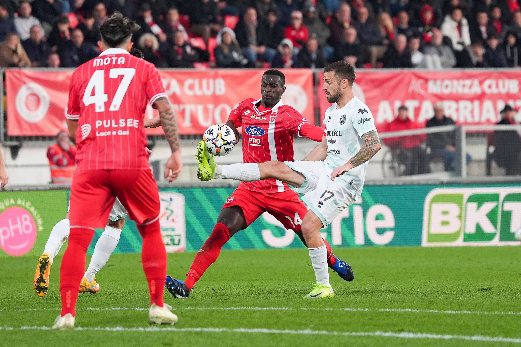 Serie B, il Sudtirol blinda Casiraghi prima della sfida con il Bari