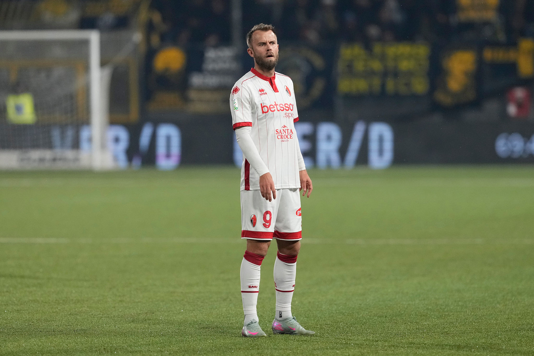 Il futuro di Gytkjaer a Bari: tra un rendimento deludente e le strategie di mercato