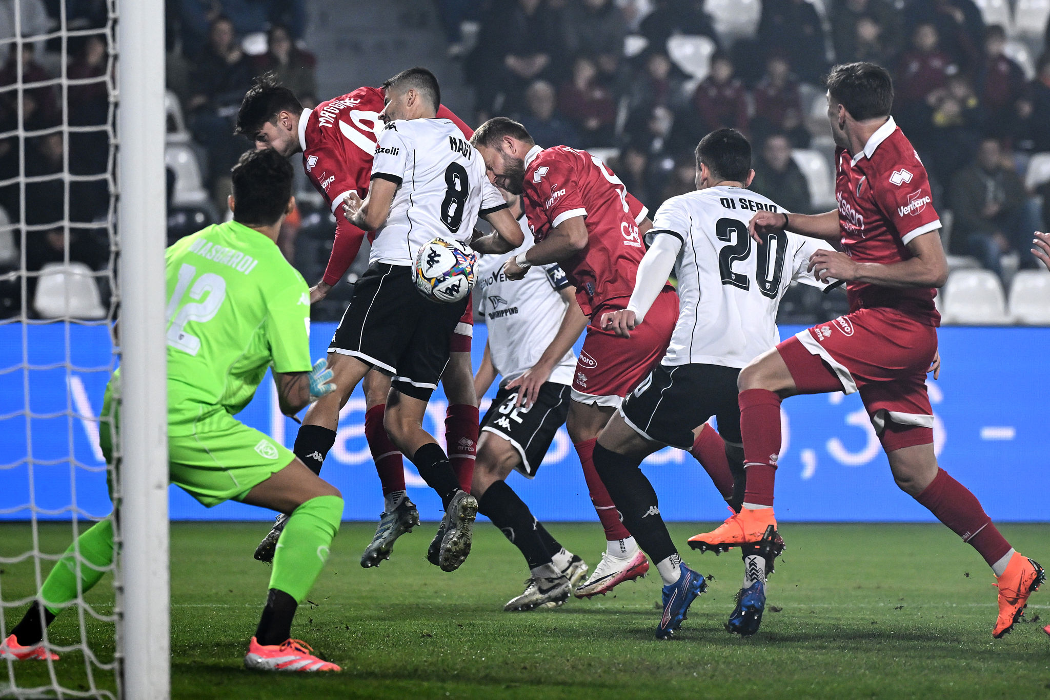 [Social] L'errore di Gytkjaer che pesa sulla sconfitta: il Bari cede a Carrara