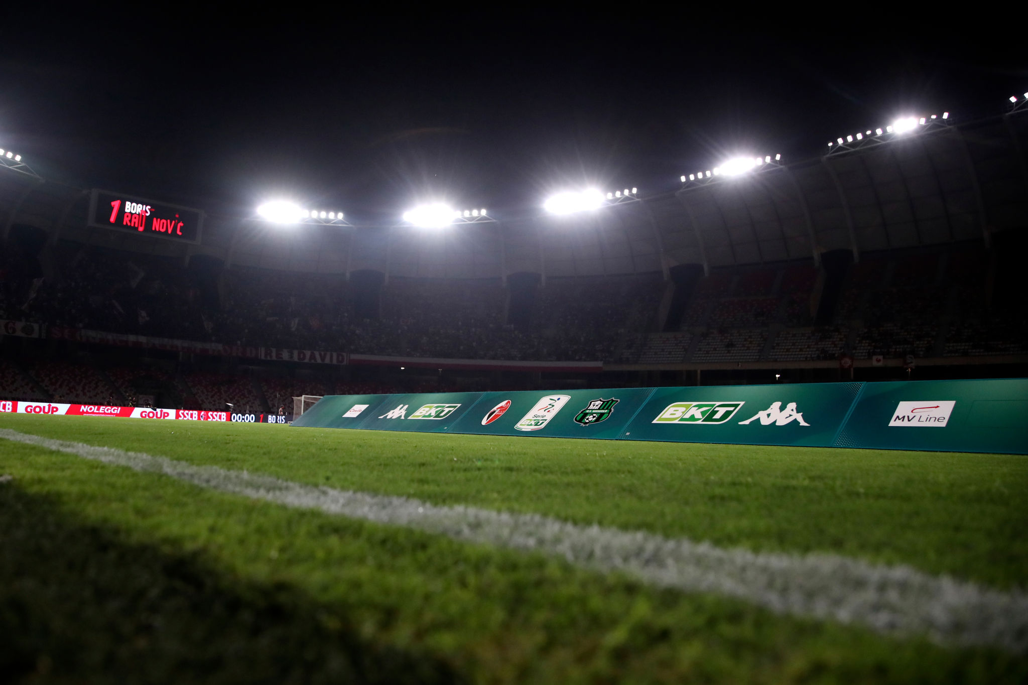 Multa per il Bari: petardi e fumogeni costano 7.000 euro alla società