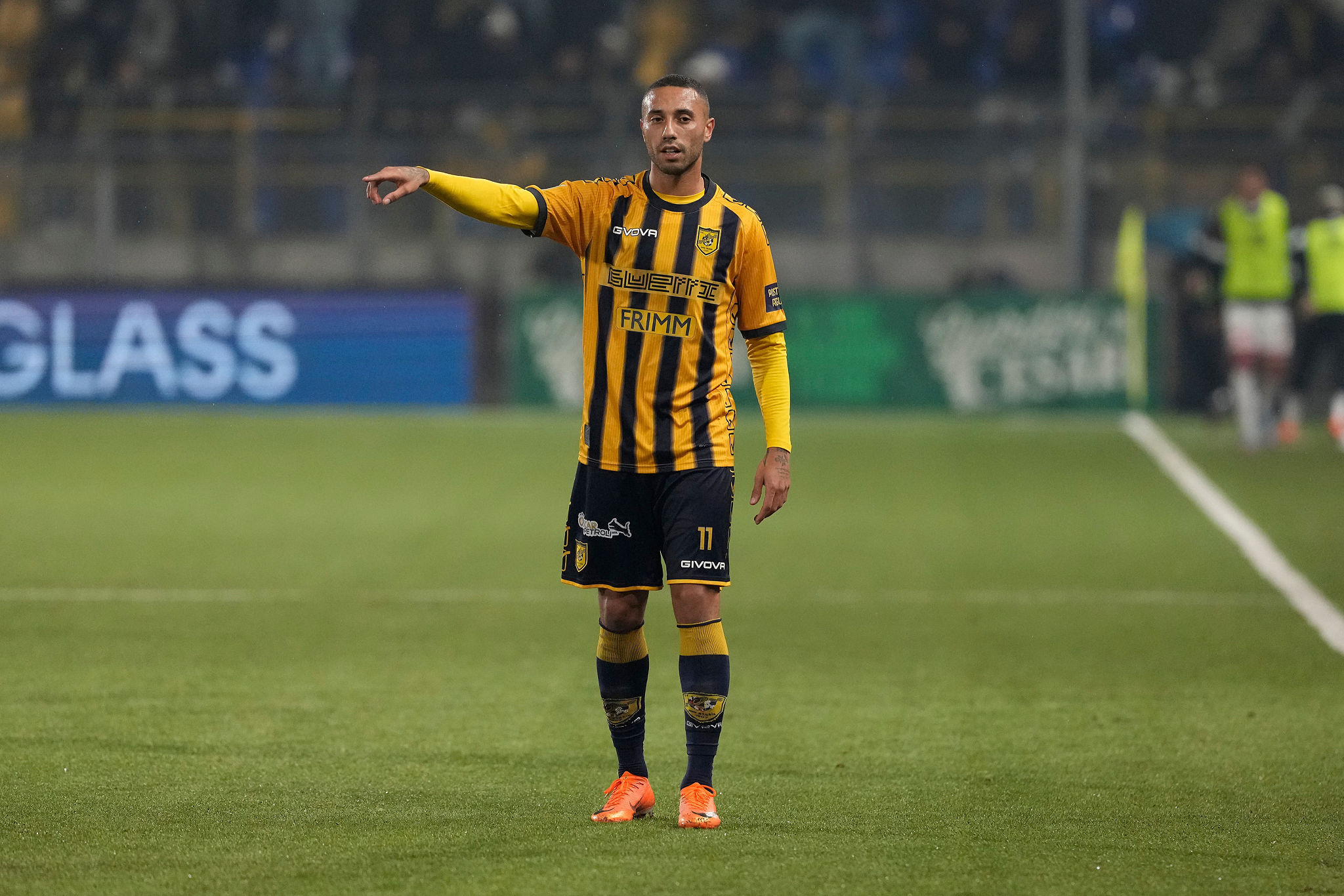 Serie B, Piscopo trascina il Bari: doppietta che vale la vittoria per 3-2 a Catanzaro