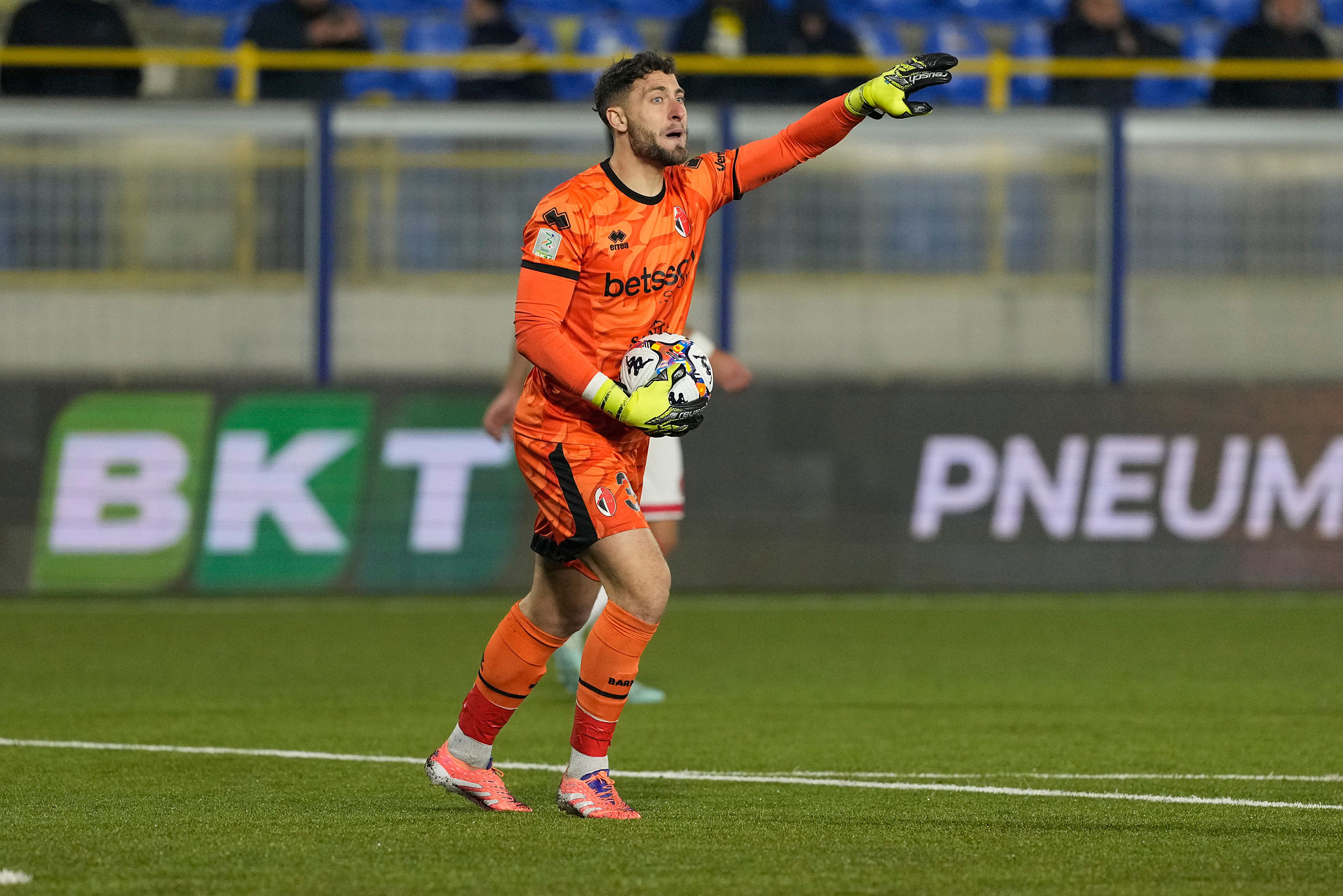 Cerofolini argina il Padova: le sue parate sono una garanzia per il Bari