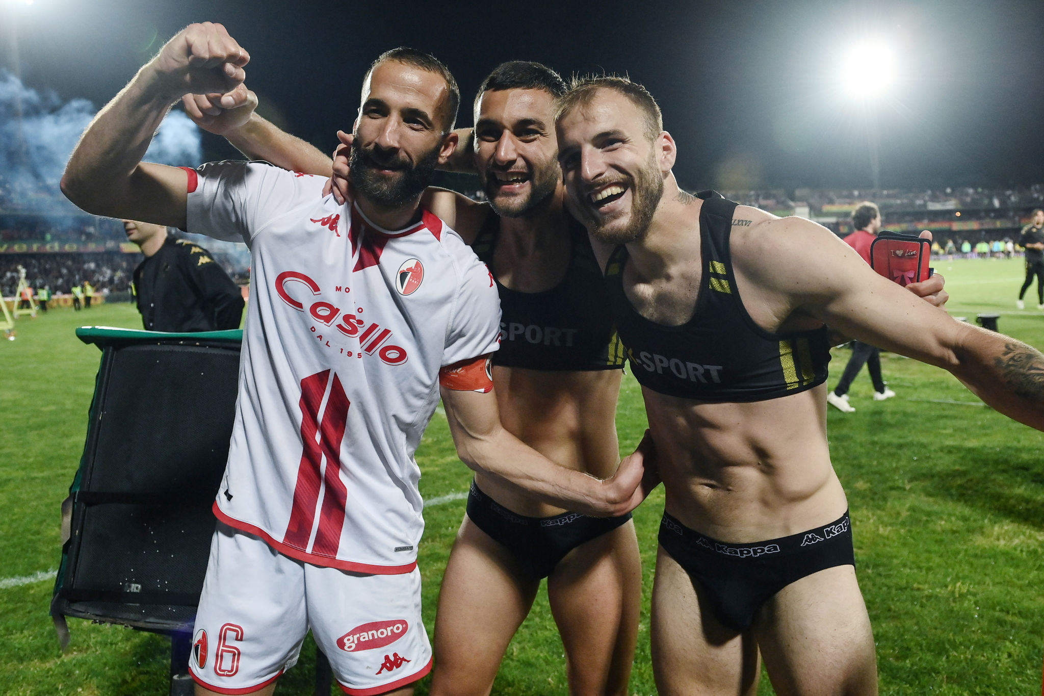 Contestazione a Mantova. Nel mirino dei tifosi finisce anche il ds Di Cesare