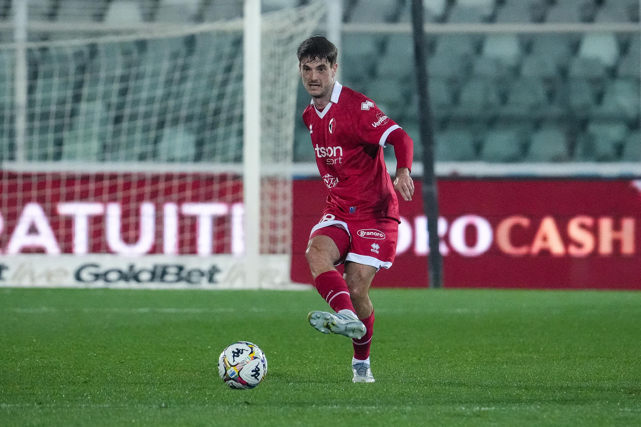 Moncini e Maggiore firmano il 2-0. Il Bari batte l’Entella e si giocherà tutto a Catanzaro