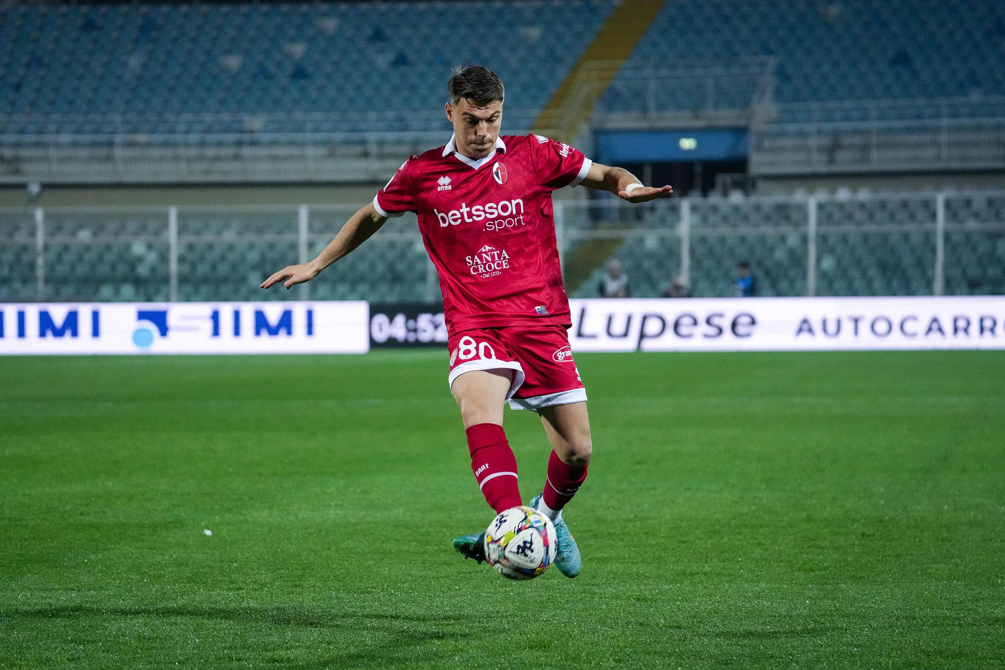 Multa per il Bari e stop per Artioli: le decisioni del Giudice Sportivo