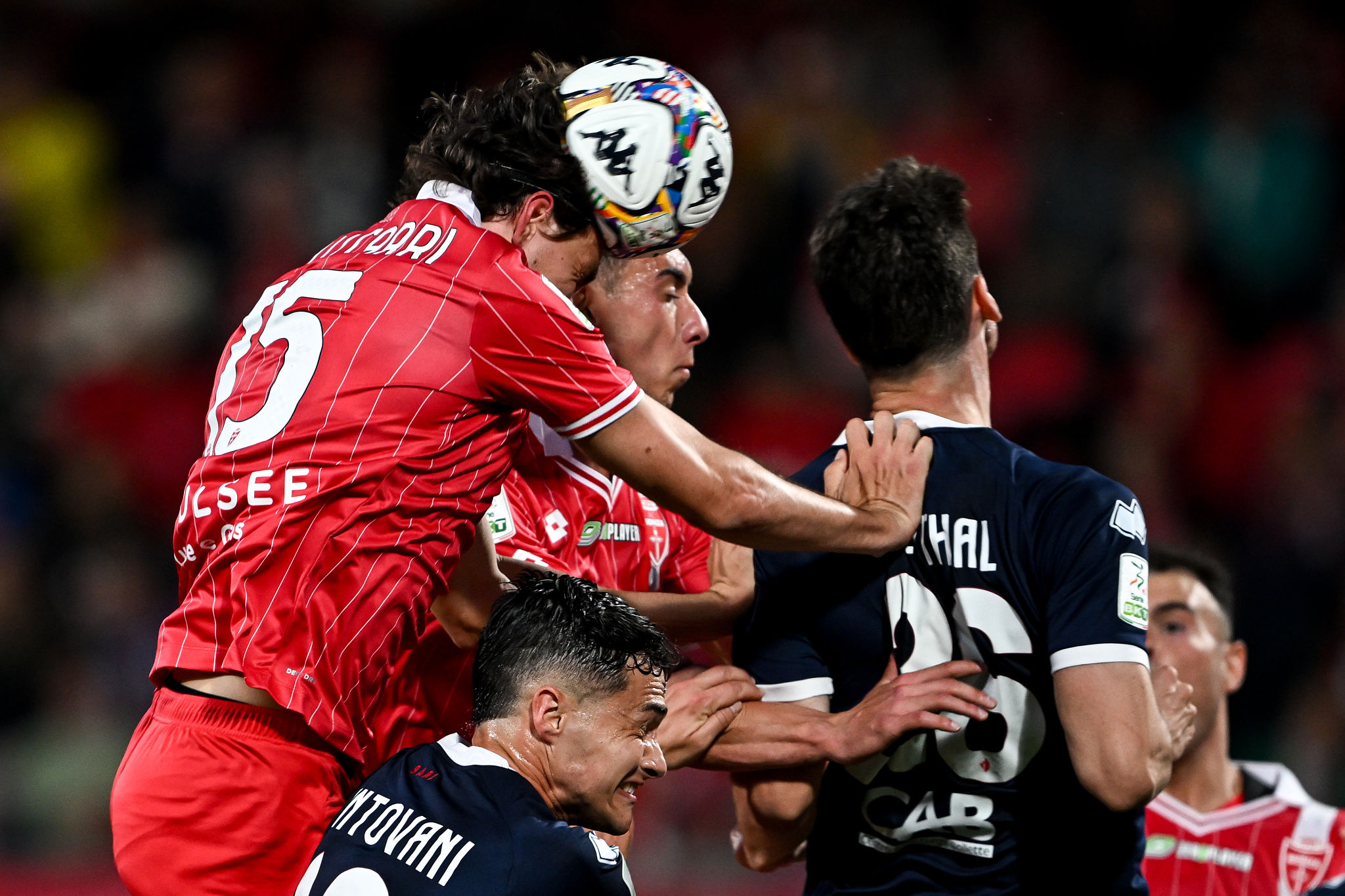 Bari, Mantovani suona la carica: “Siamo vivi, testa bassa e pedalare”