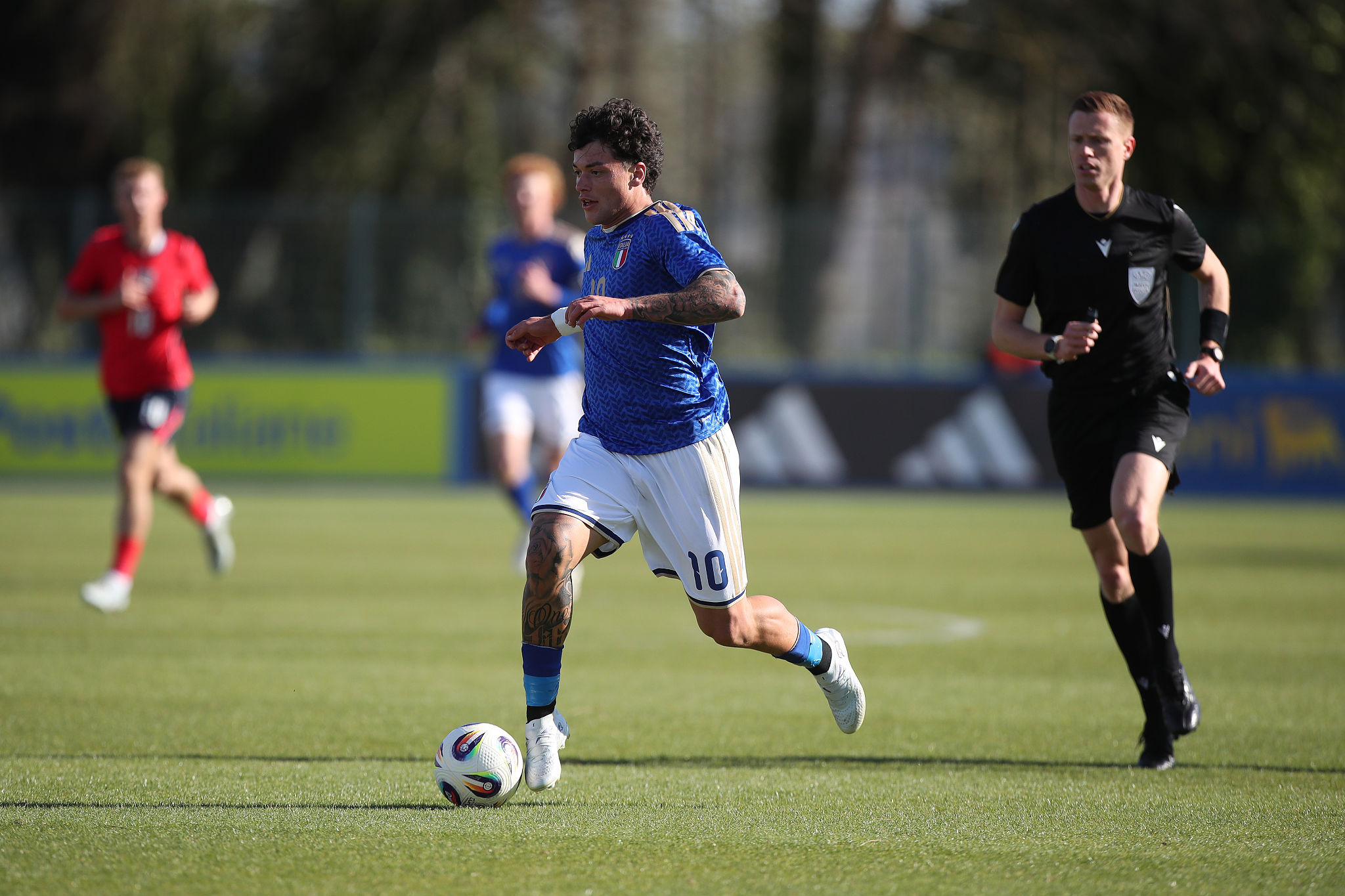 Emanuele Rao e il talento del Bari che brilla: la Lega B lo celebra sui social