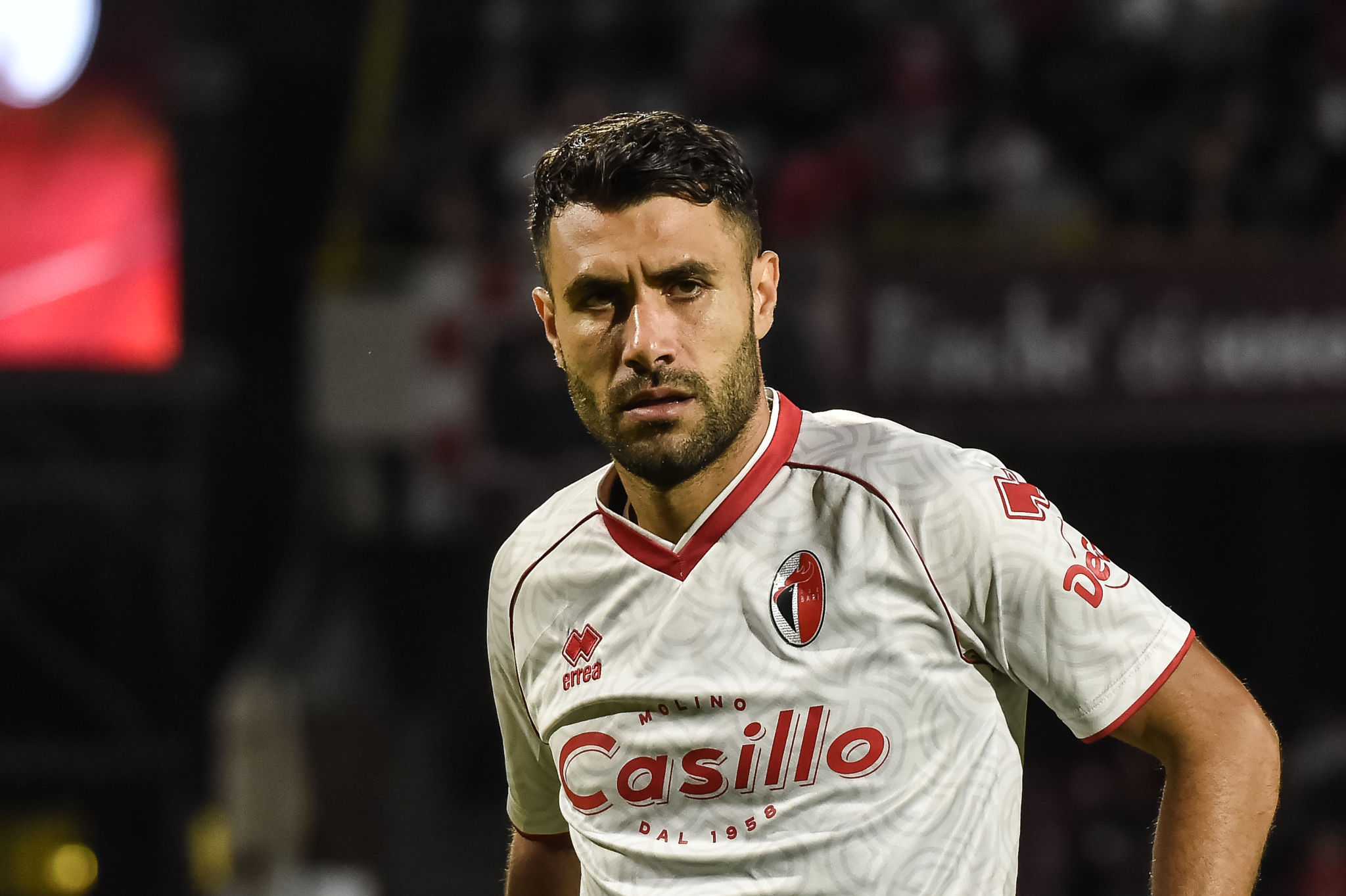 Pucino escluso da Longo, la storia social scuote il Bari: quale futuro per il difensore?