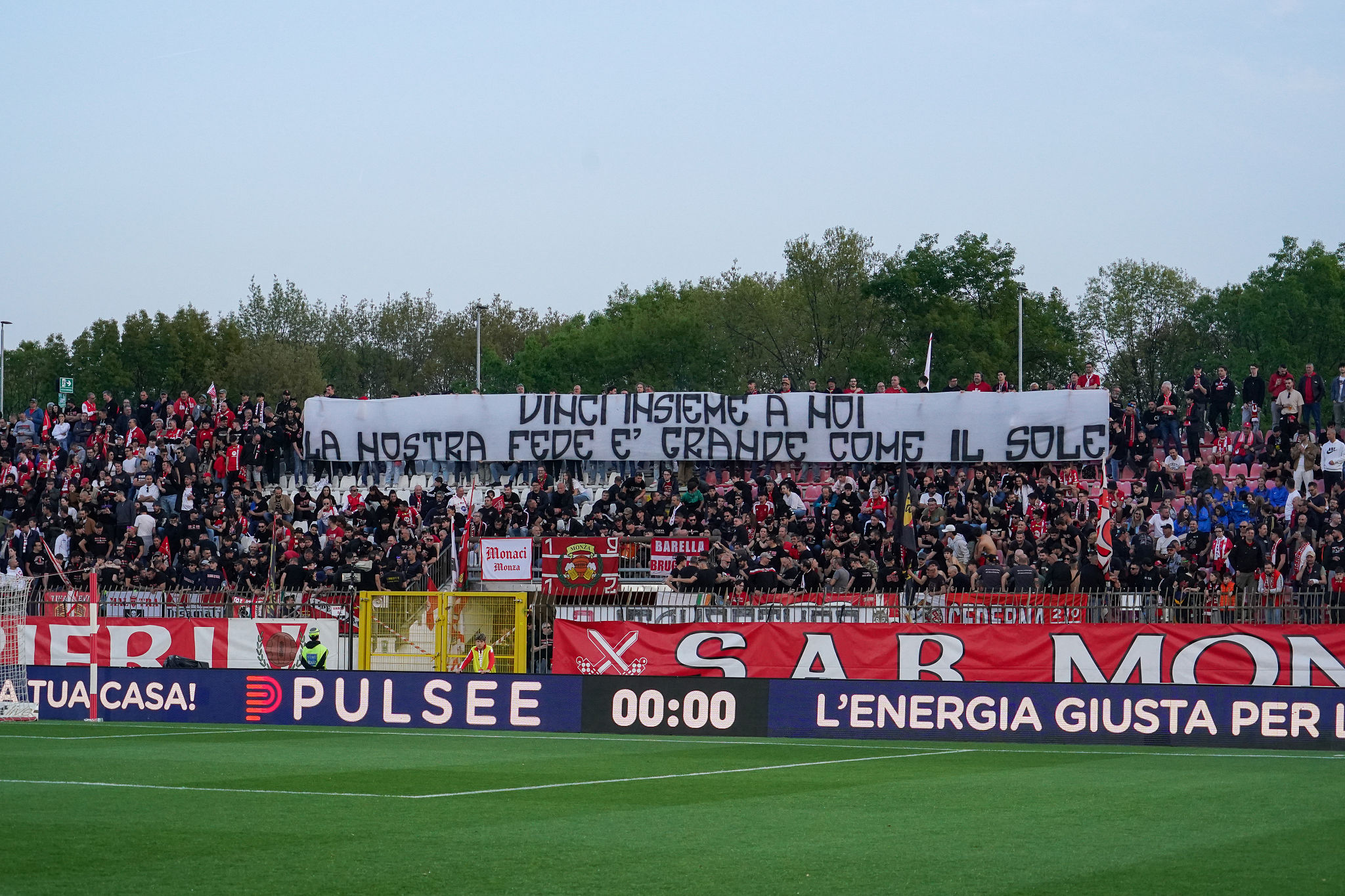Esplode la rabbia dei tifosi del Bari: “Indegni, il Venezia ha fatto un allenamento”
